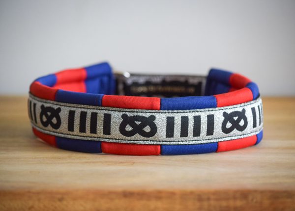 Collier staffie britannique rouge et bleu